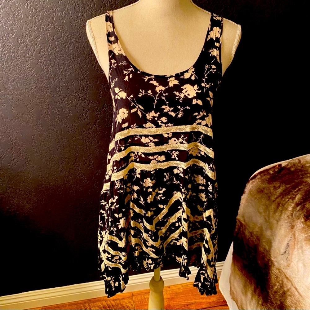 FREE PEOPLE VOILE TRAPEZE SLIP BLACK FLORAL